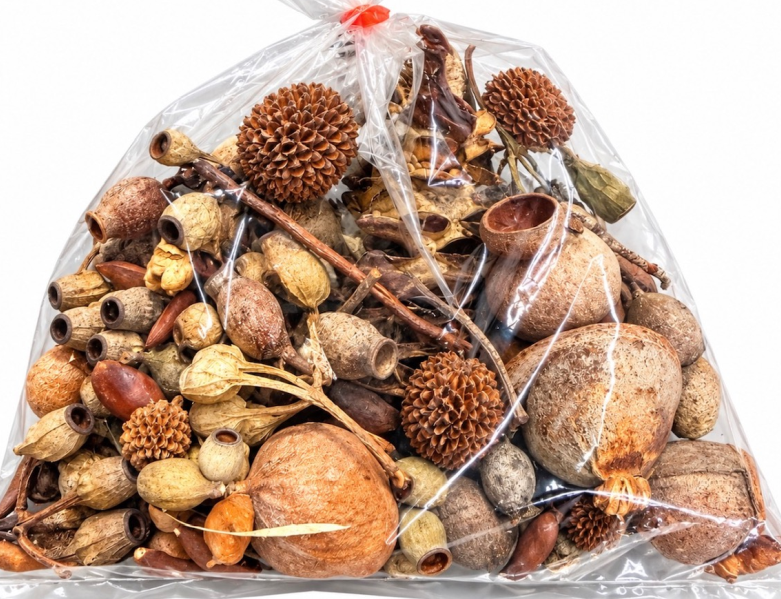 Mixed Forage Bag With Nuts & Pods 150g